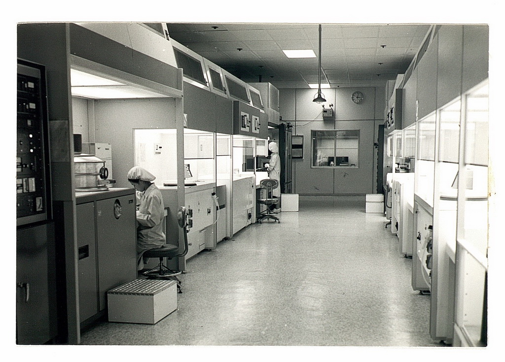 電子工業研究所作業機台照片