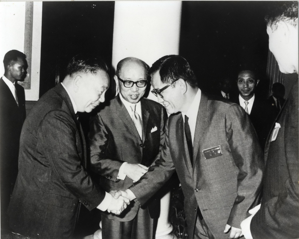1970年第三屆近代工程討論會期間，潘文淵博士晉見副總統嚴家淦先生及行政院長蔣經國留影