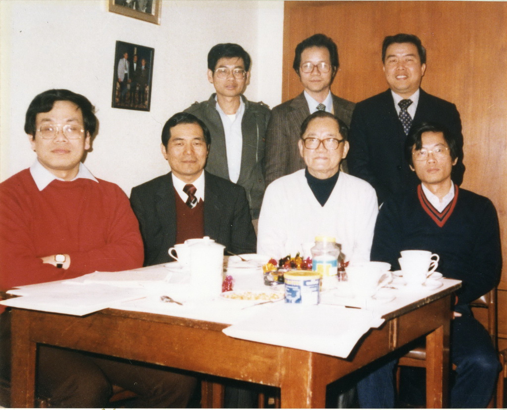 1976年史欽泰先生、楊丁元先生在RCA受訓時與潘文淵博士合影