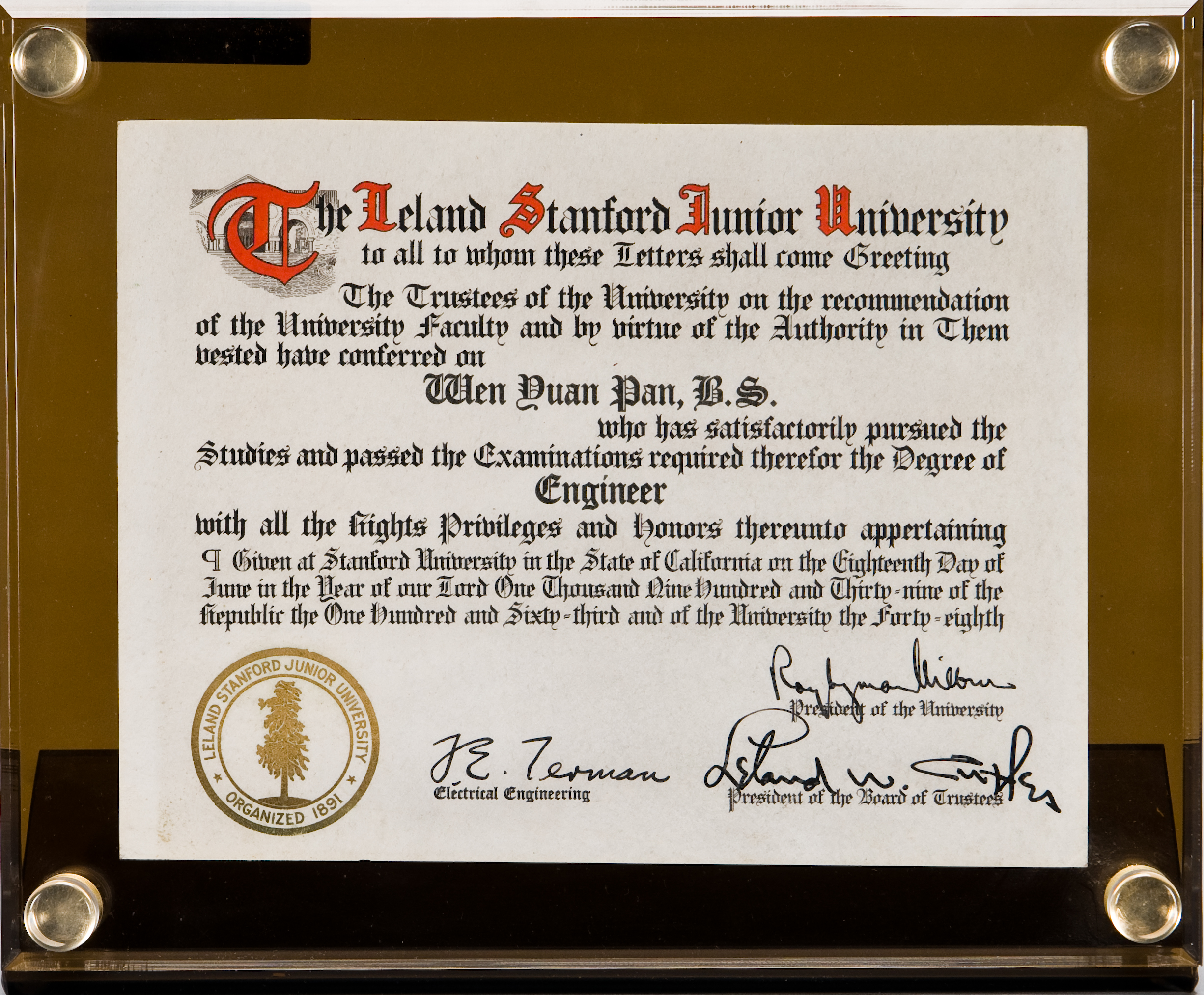 潘文淵於美國史丹佛大學取得工程學士學位証書