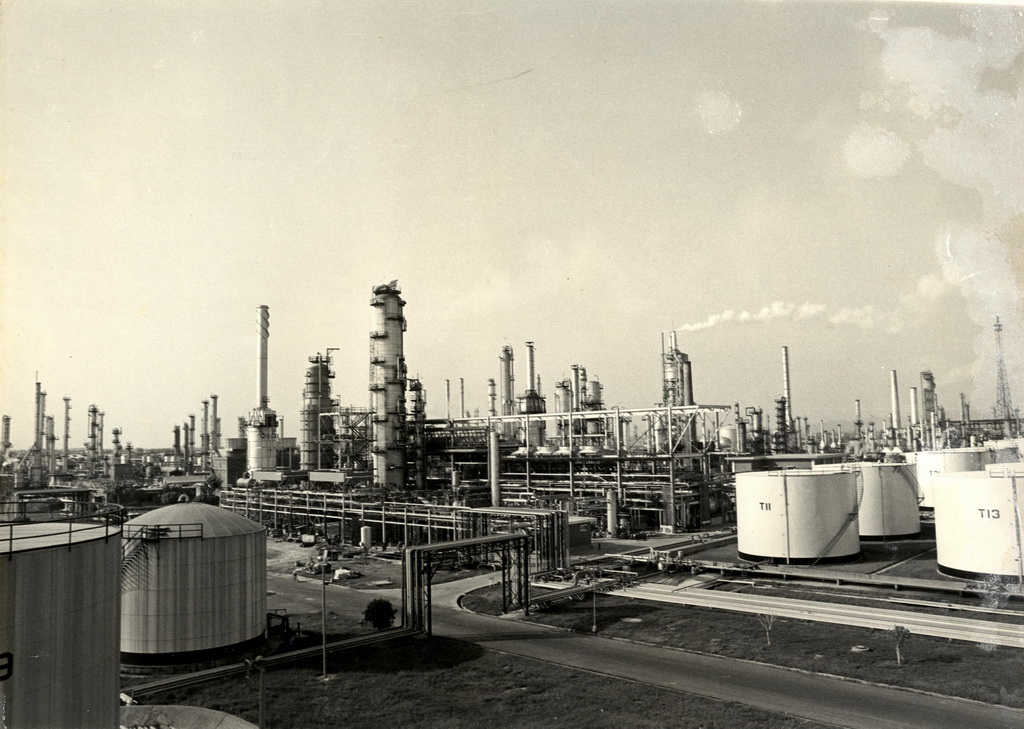The whole view of the distillation unit no. 8 in 1974