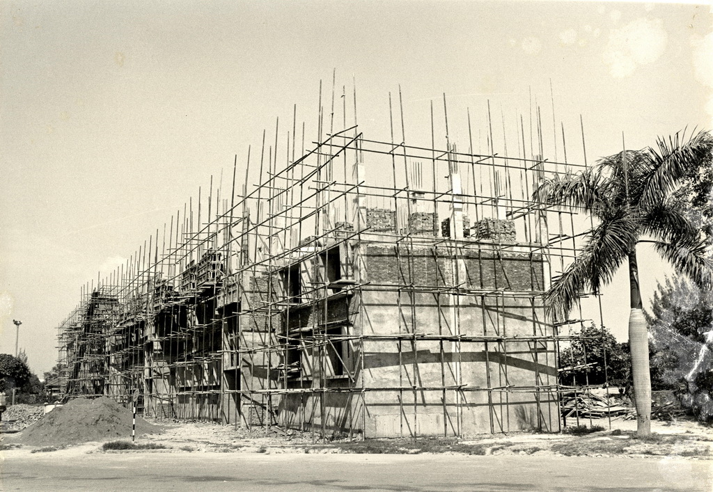 The apartment in 1976 under construction