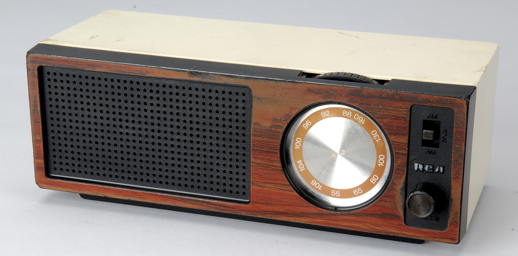 (1/2)RCA雙頻收音機 ╱ RCA radio